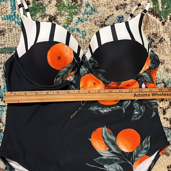 Cupshe One Piece Swimsuit - Picture 9 of 10